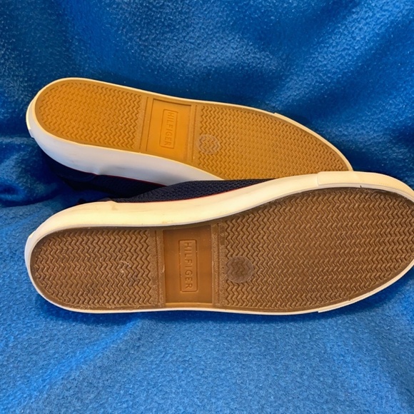 Tommy Hilfiger men’s size 8.5 sneakers like new - Picture 8 of 8